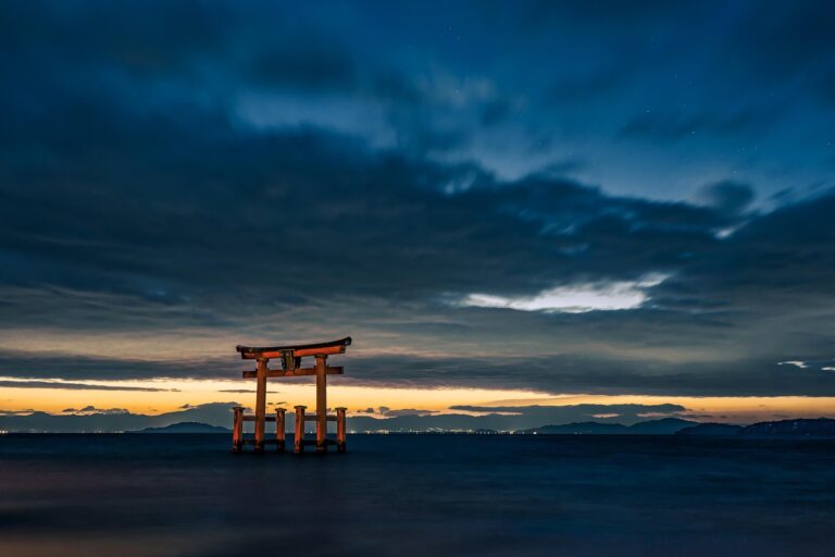 御朱印で恋愛運を上げる神社はどこ？